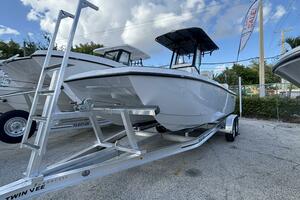 22ft Twin Vee Yacht For Sale