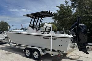 22ft Twin Vee Yacht For Sale