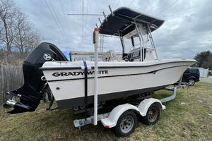 22ft Grady White Yacht For Sale