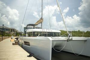 Wanderlust 40ft Lagoon Yacht For Sale