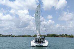 2020 Lagoon 40 thumbnail 15