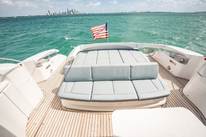 2020 Pershing 62 thumbnail 23