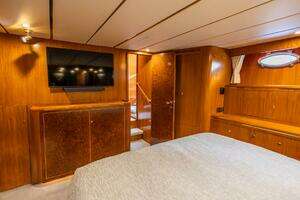 2005 Ocean Alexander Raised Pilothouse Flybridge Sedan thumbnail 18