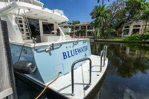 2005 Ocean Alexander Raised Pilothouse Flybridge Sedan thumbnail 3