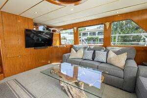 2005 Ocean Alexander Raised Pilothouse Flybridge Sedan thumbnail 5