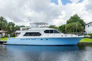 2005 Ocean Alexander Raised Pilothouse Flybridge Sedan thumbnail 2