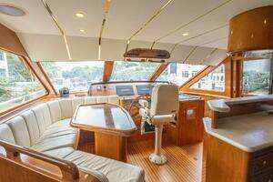 2005 Ocean Alexander Raised Pilothouse Flybridge Sedan thumbnail 9