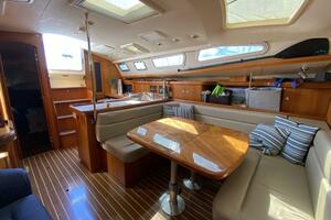 Dolce Vita 41ft Hunter Yacht For Sale