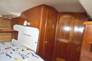 Kindred Spirit 43ft Morgan Yacht For Sale