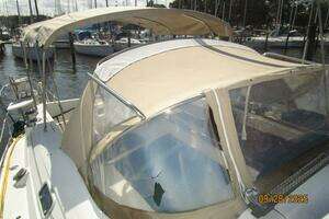 1998 Beneteau Oceanis 381 thumbnail 26