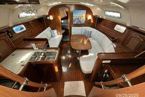 1998 Beneteau Oceanis 381 thumbnail 36