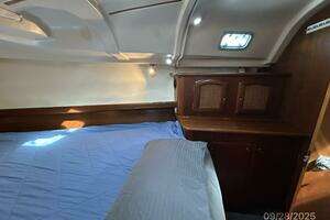 1998 Beneteau Oceanis 381 thumbnail 49