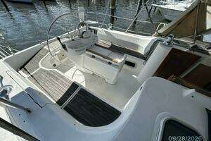 1998 Beneteau Oceanis 381 thumbnail 27