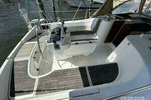 1998 Beneteau Oceanis 381 thumbnail 31