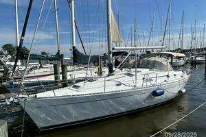 1998 Beneteau Oceanis 381 thumbnail 3