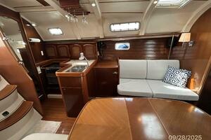 Little Wing 38ft Beneteau Yacht For Sale