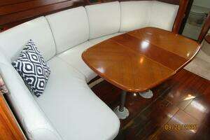 1998 Beneteau Oceanis 381 thumbnail 43