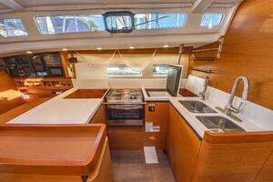 2022 Jeanneau Sun Odyssey 440 thumbnail 32