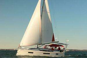 2022 Jeanneau Sun Odyssey 440 thumbnail 1