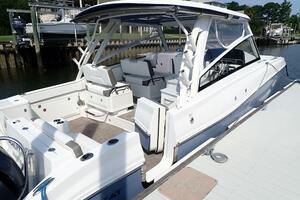 32ft World Cat Yacht For Sale