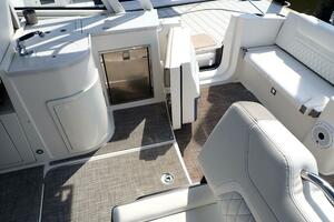32ft World Cat Yacht For Sale