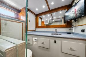 56ft Matthews Yacht For Sale