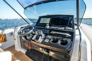 2025 Pardo Yachts 38 thumbnail 18