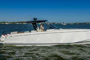 2025 Pardo Yachts 38 thumbnail 3