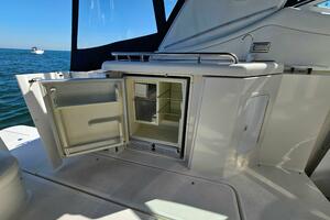 37ft Cruisers Yachts Yacht For Sale