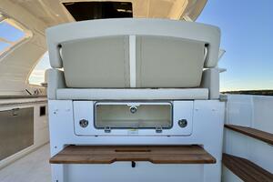 38FT (11.58M) BOSTON WHALER