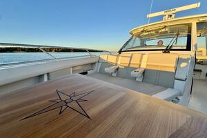 38FT (11.58M) BOSTON WHALER