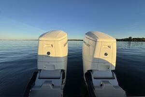 38FT (11.58M) BOSTON WHALER