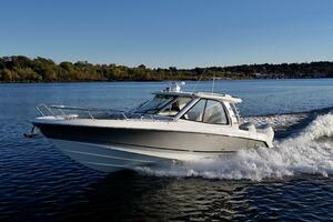 38FT (11.58M) BOSTON WHALER