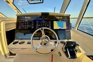 38FT (11.58M) BOSTON WHALER