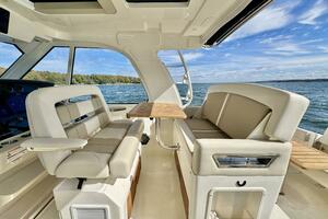 38ft Boston Whaler Yacht For Sale