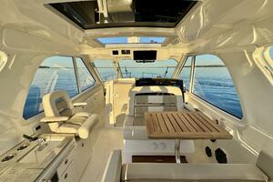 38FT (11.58M) BOSTON WHALER