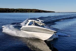 38FT (11.58M) BOSTON WHALER