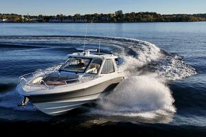 38FT (11.58M) BOSTON WHALER