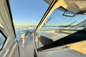 38FT (11.58M) BOSTON WHALER