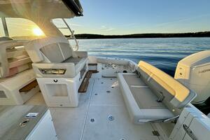 38FT (11.58M) BOSTON WHALER
