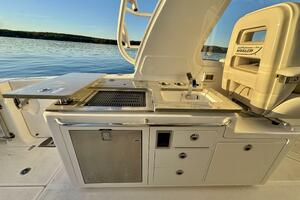 38FT (11.58M) BOSTON WHALER