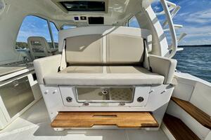 38ft Boston Whaler Yacht For Sale