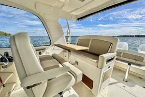 38ft Boston Whaler Yacht For Sale