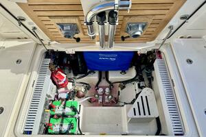 38ft Boston Whaler Yacht For Sale