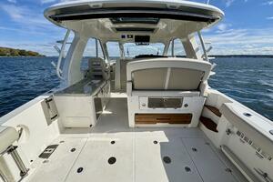 38ft Boston Whaler Yacht For Sale