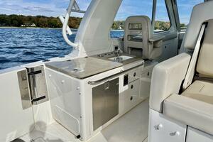 38ft Boston Whaler Yacht For Sale
