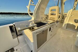 38FT (11.58M) BOSTON WHALER