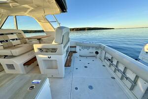 38FT (11.58M) BOSTON WHALER
