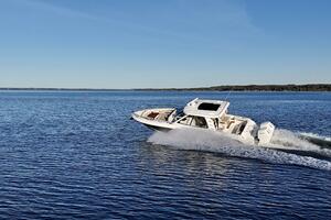 38FT (11.58M) BOSTON WHALER