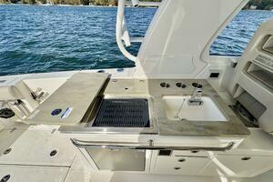 38ft Boston Whaler Yacht For Sale